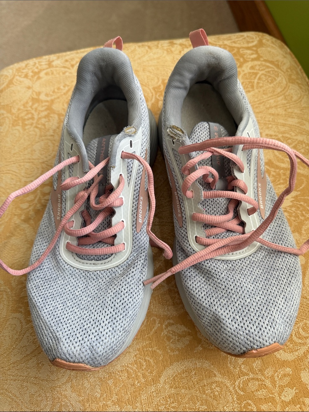 Brooks Women's Gray and Pink Running Sneakers